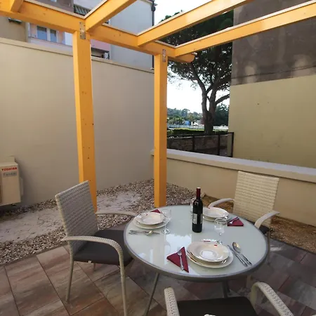 Irina Apartment *