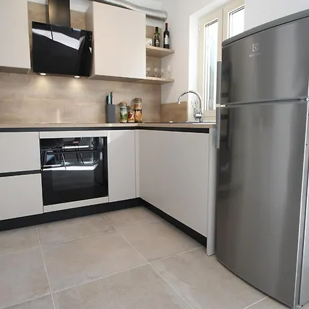 Irina Apartment *